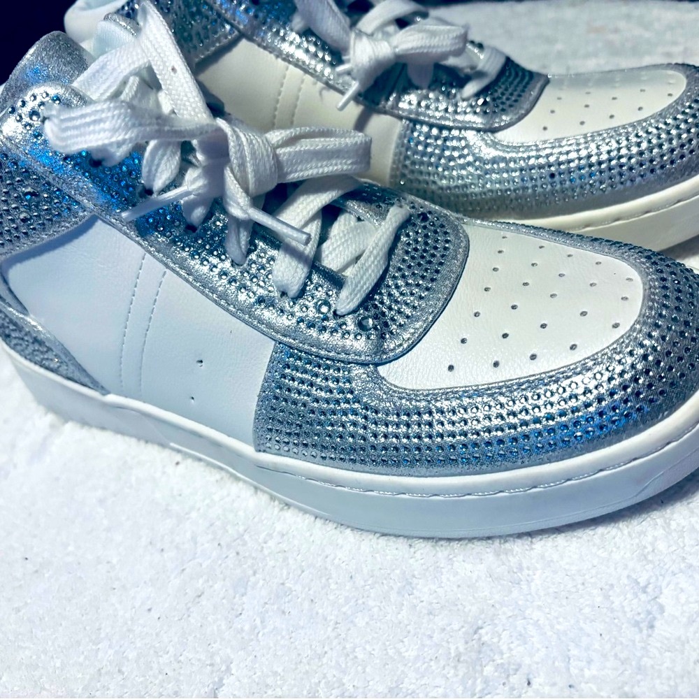 Brand New - WILD PAIR - Silver & White Bling High Tops - SZ 8M - box 9 - Picture 6 of 9